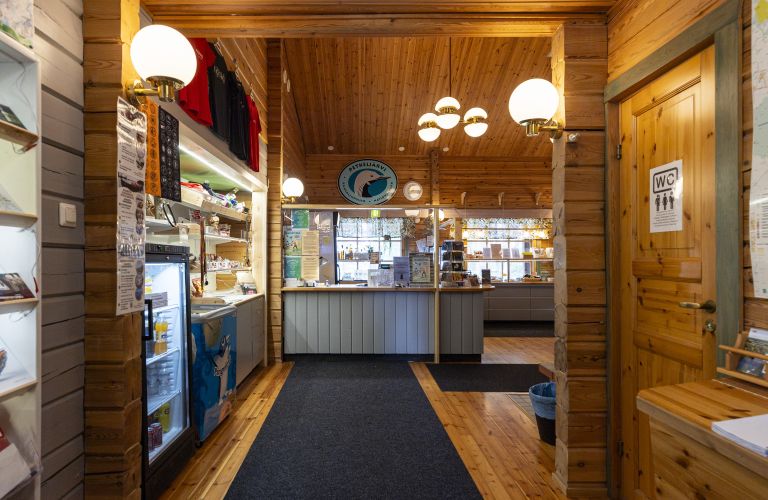 Petkeljärven kansallispuiston kahvila-luontotupa