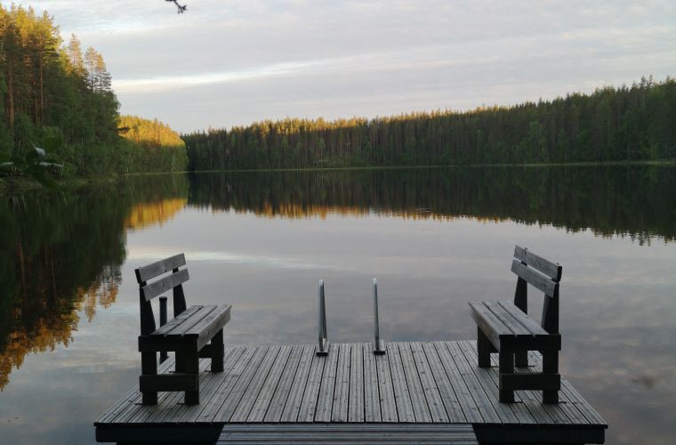 Petkeljärven rantasaunan laiturin maisemat